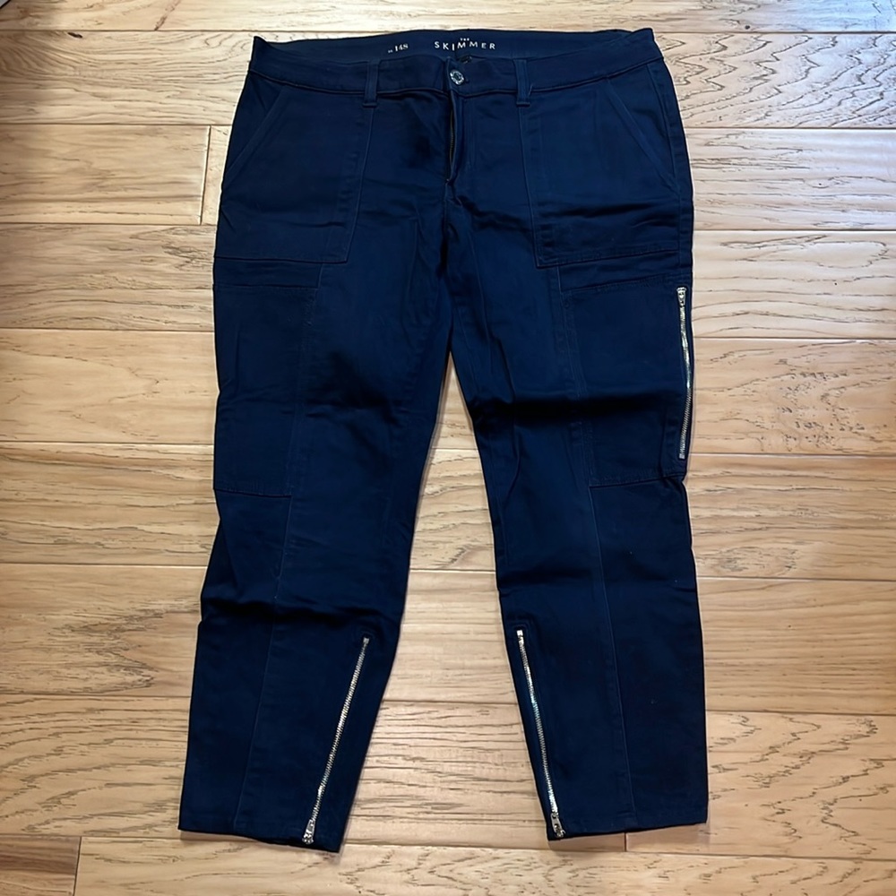 White House Black Market Skimmer Pant